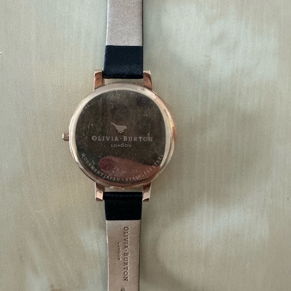 OLIVIA BURTON ROSE GOLD BEE WATCH - Picture 4 of 4
